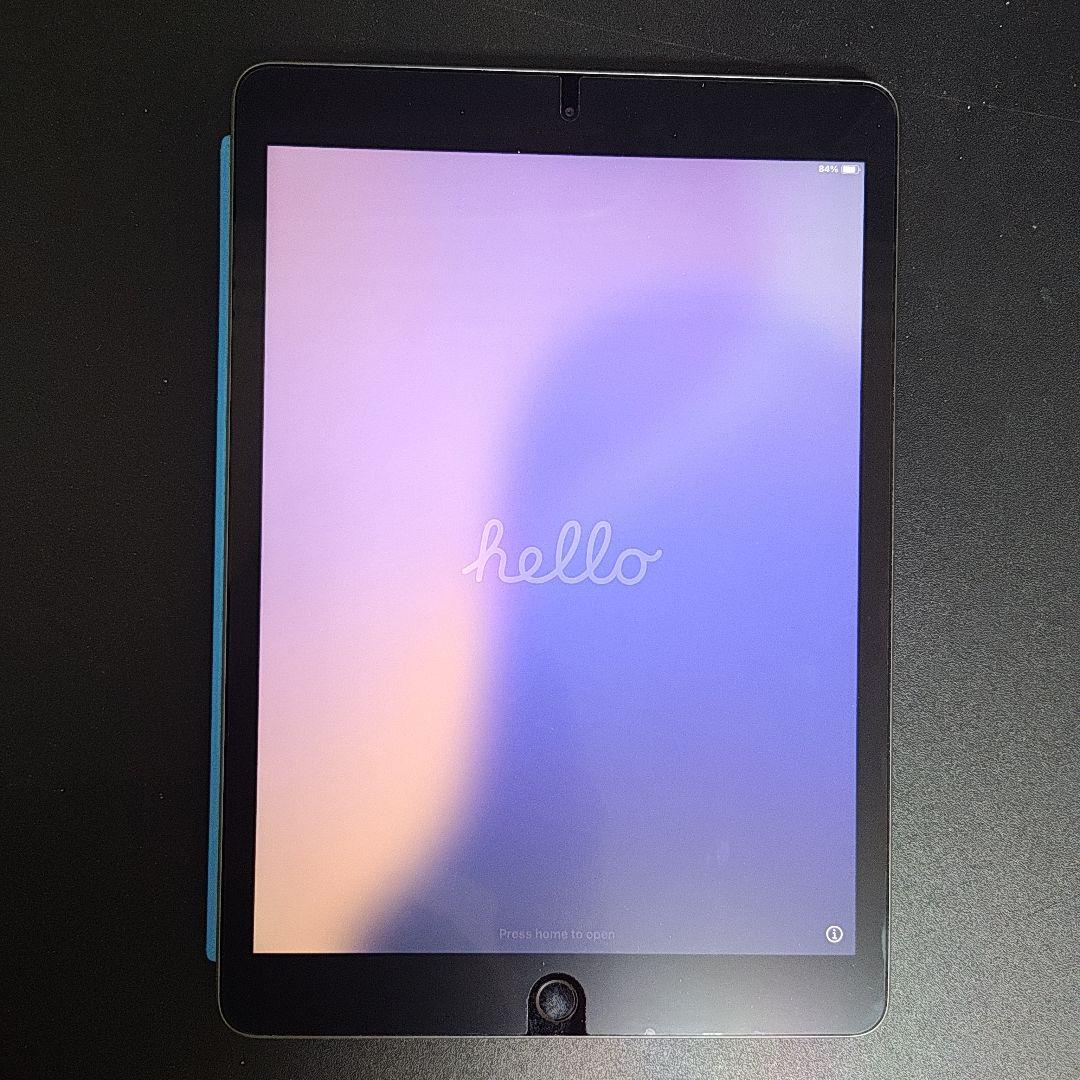 Apple iPad 第7世代　シルバー ケース付き