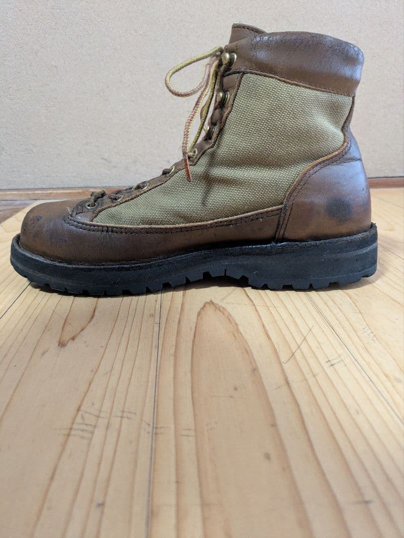 ダナーライト　黒タグ　7EE