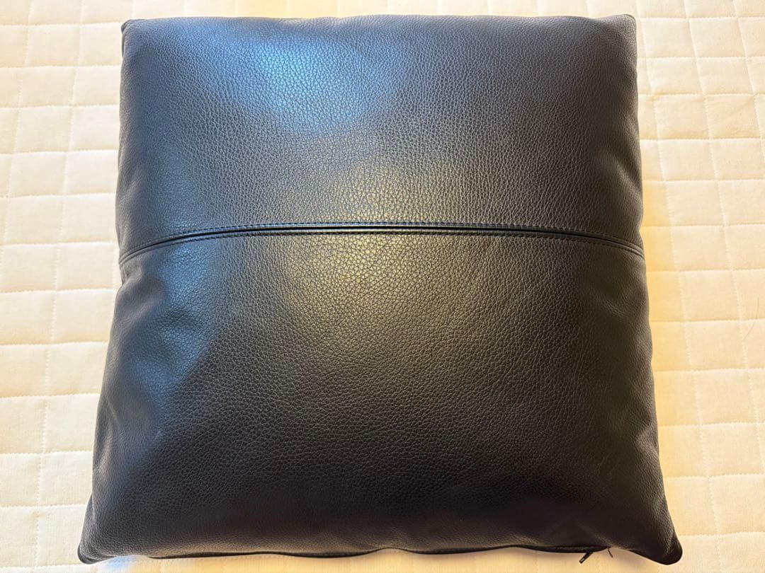 ホ*ク様 カッシーナ　レザークッション　ブラック