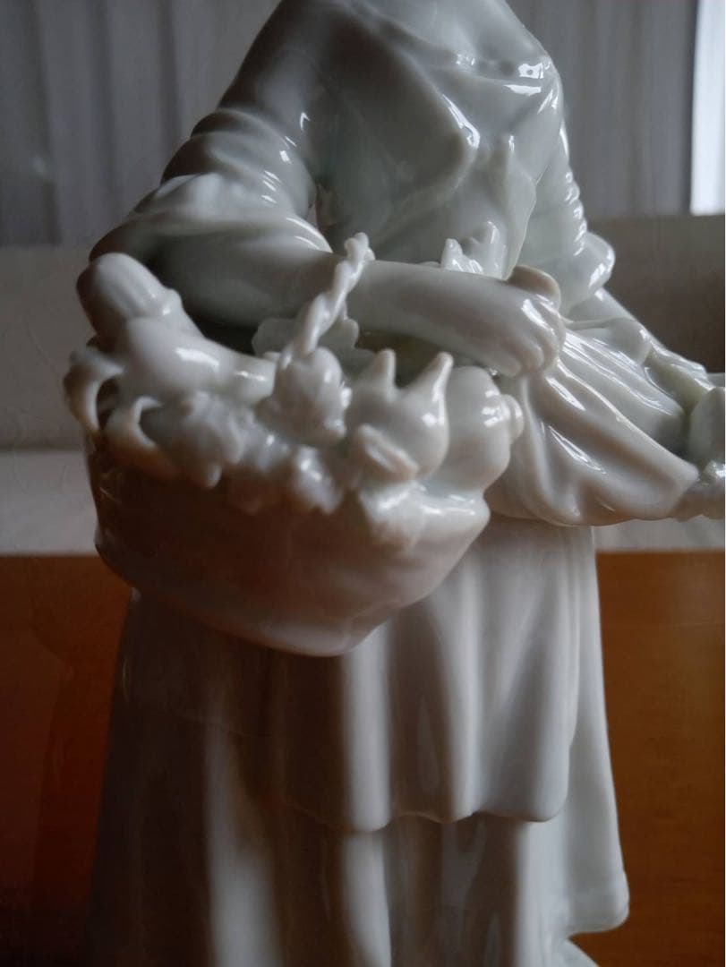 Augarten アウガルテン　フィギュリン　陶器　人形　磁器人形　検　ヘレンド