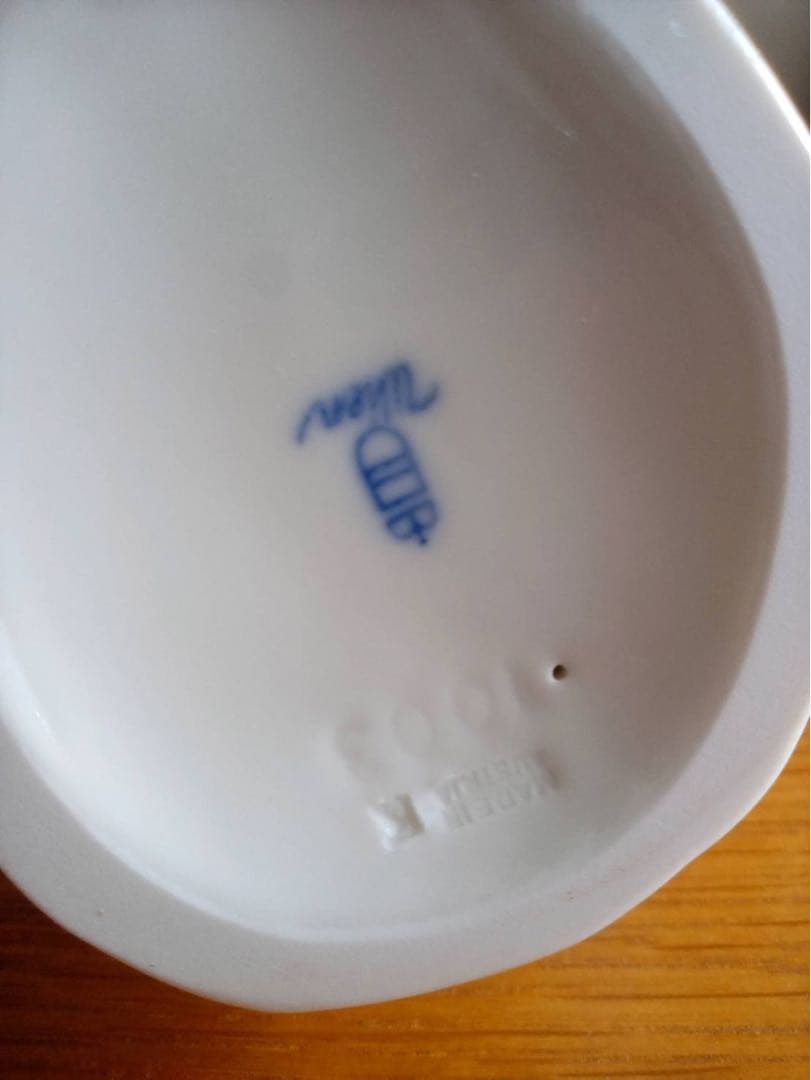 Augarten アウガルテン　フィギュリン　陶器　人形　磁器人形　検　ヘレンド