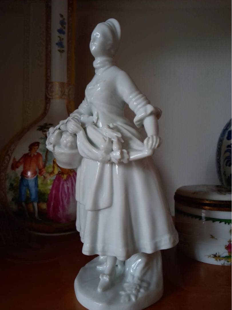 Augarten アウガルテン　フィギュリン　陶器　人形　磁器人形　検　ヘレンド