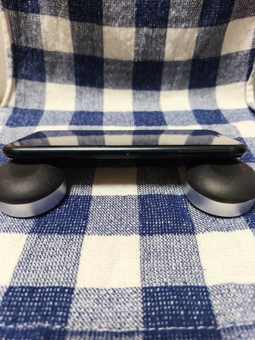 iPhone se3 ミッドナイト バッテリー85%