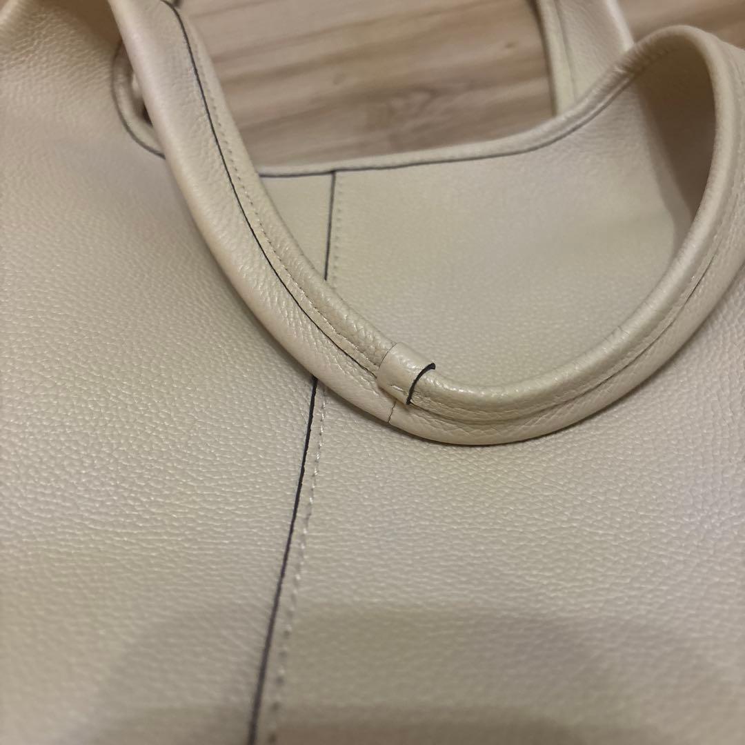 ち*坊様 ベージュ 合成皮革 ハンドバッグ　定価8万6千円