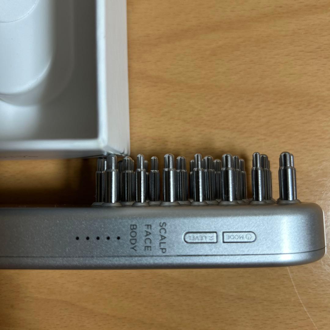 サロニア　SALONIA EMS LIFT BRUSH シルバー