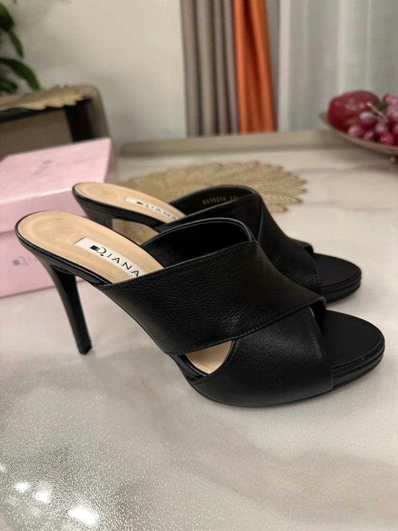 DIANAブラックレザー クロスオーバーミュール 高ヒール