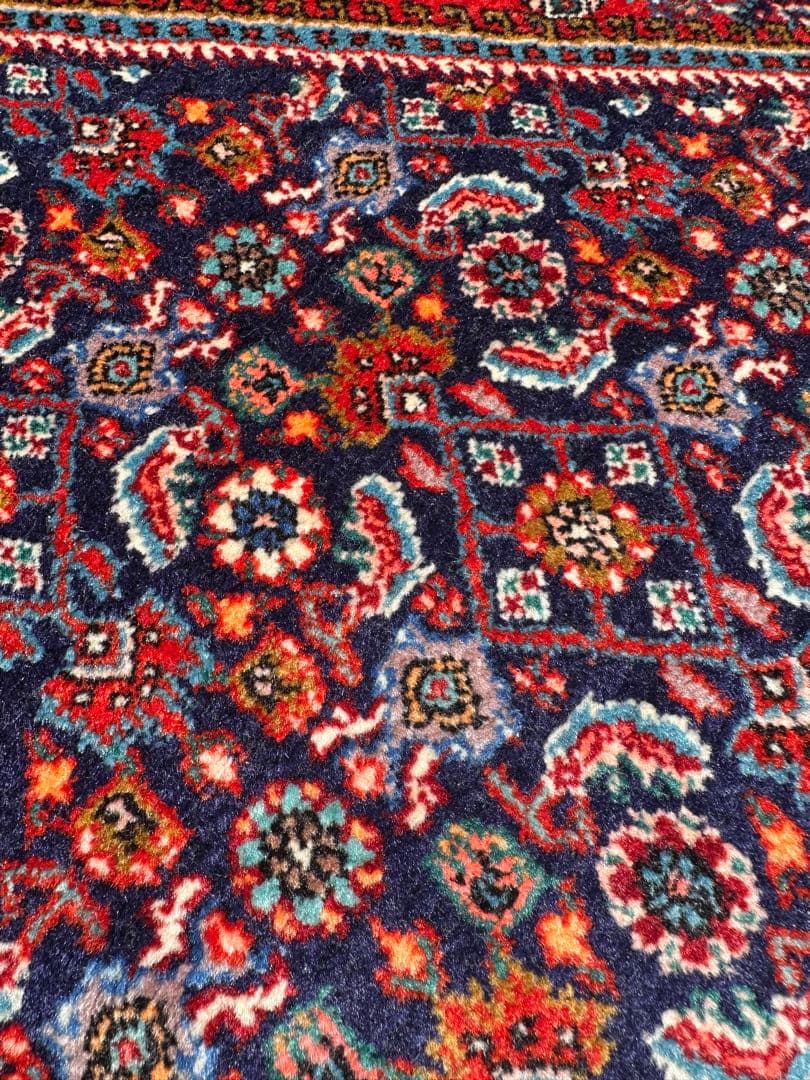 手織りペルシア絨毯　ビジャー産　サイズ約167x118cm ウール100%