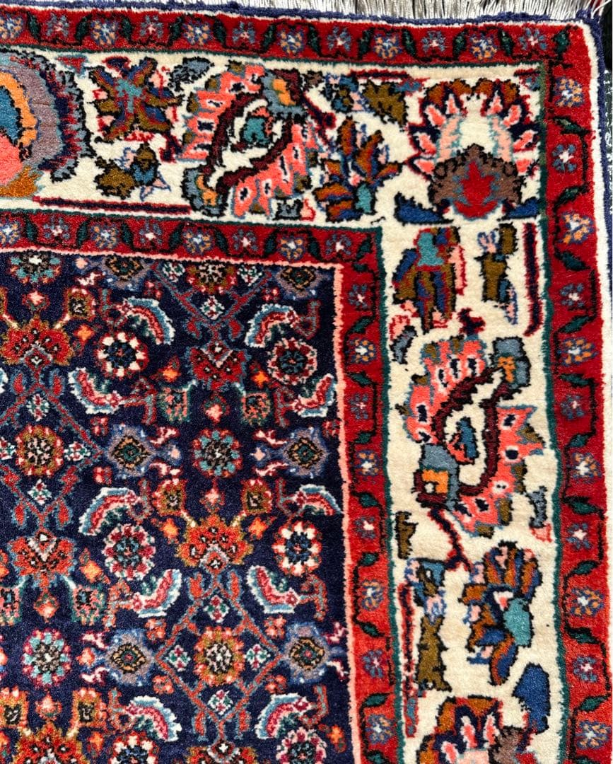 手織りペルシア絨毯　ビジャー産　サイズ約167x118cm ウール100%