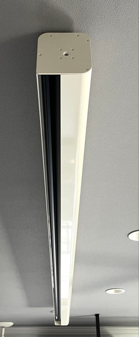 美品　天井取付タイプ　電動スクリーン 100インチ シアタースハウス製品