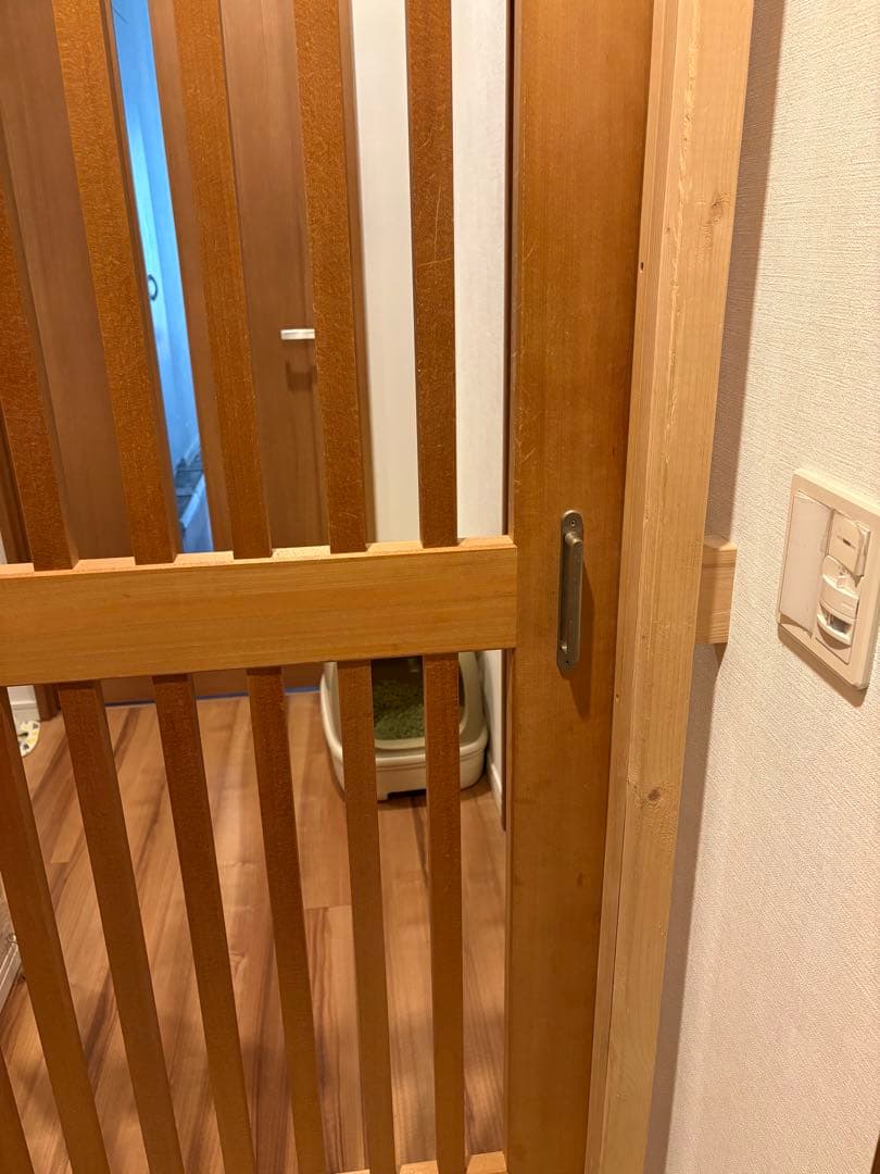 ペット脱走防止ドア ハイクオリティ無垢材　インテリア性抜群❗️