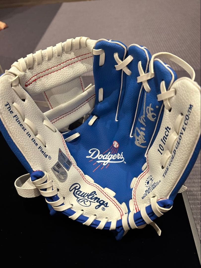 Dodgersドジャース 山本由伸 直筆サイン入り グローブ 10インチ&カード