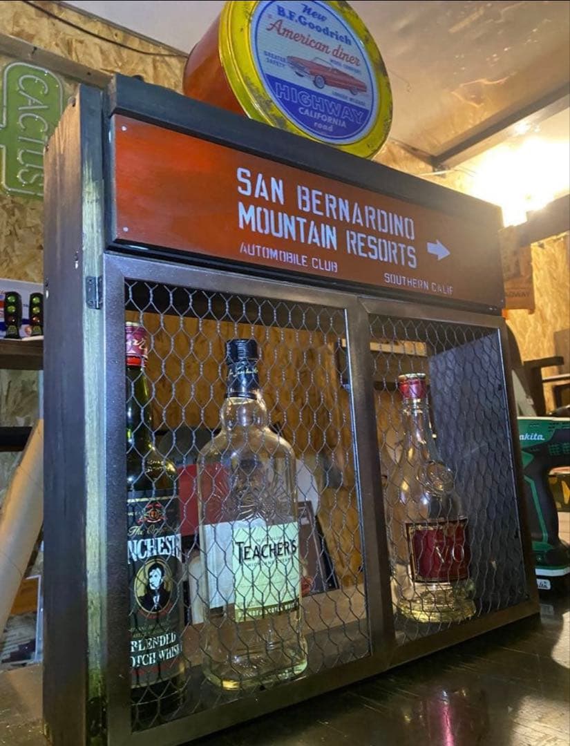 照明付き　収納棚　アメリカン　インダストリアル
