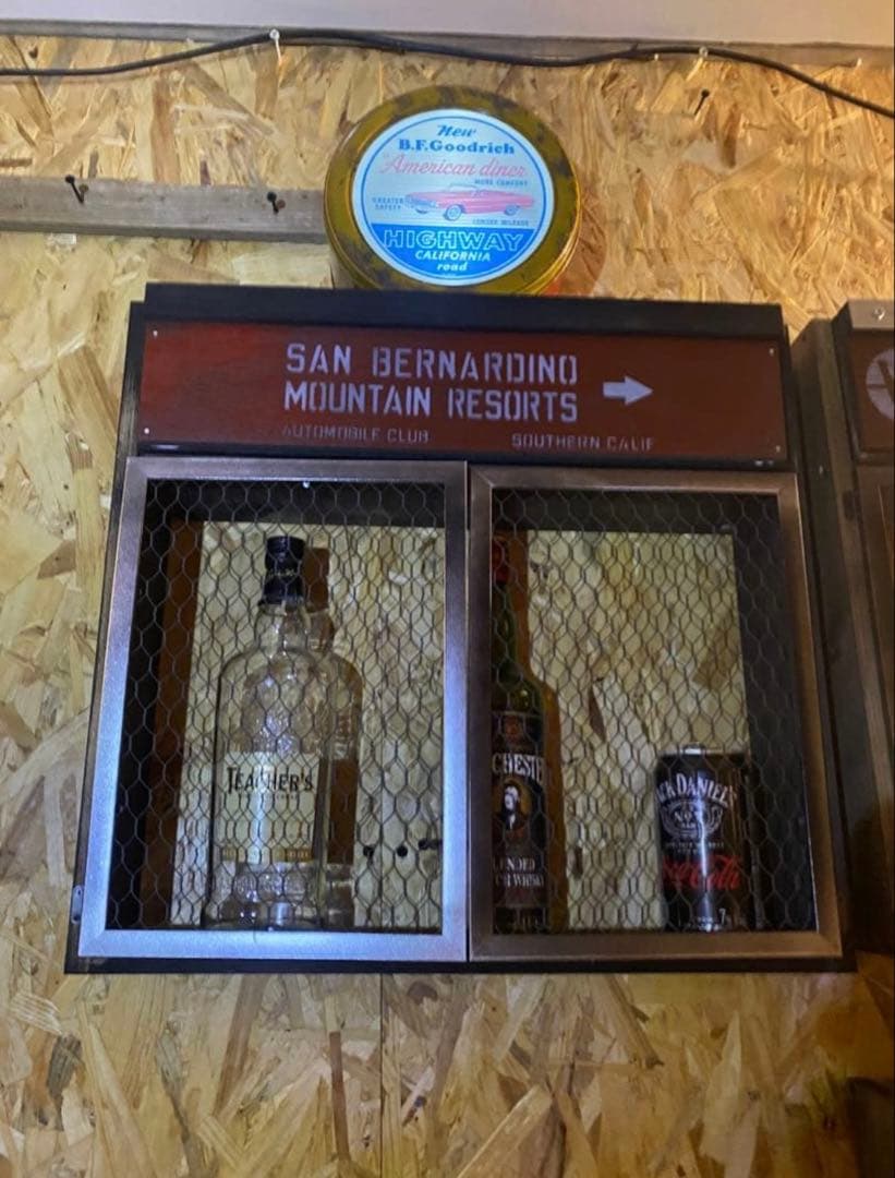 照明付き　収納棚　アメリカン　インダストリアル