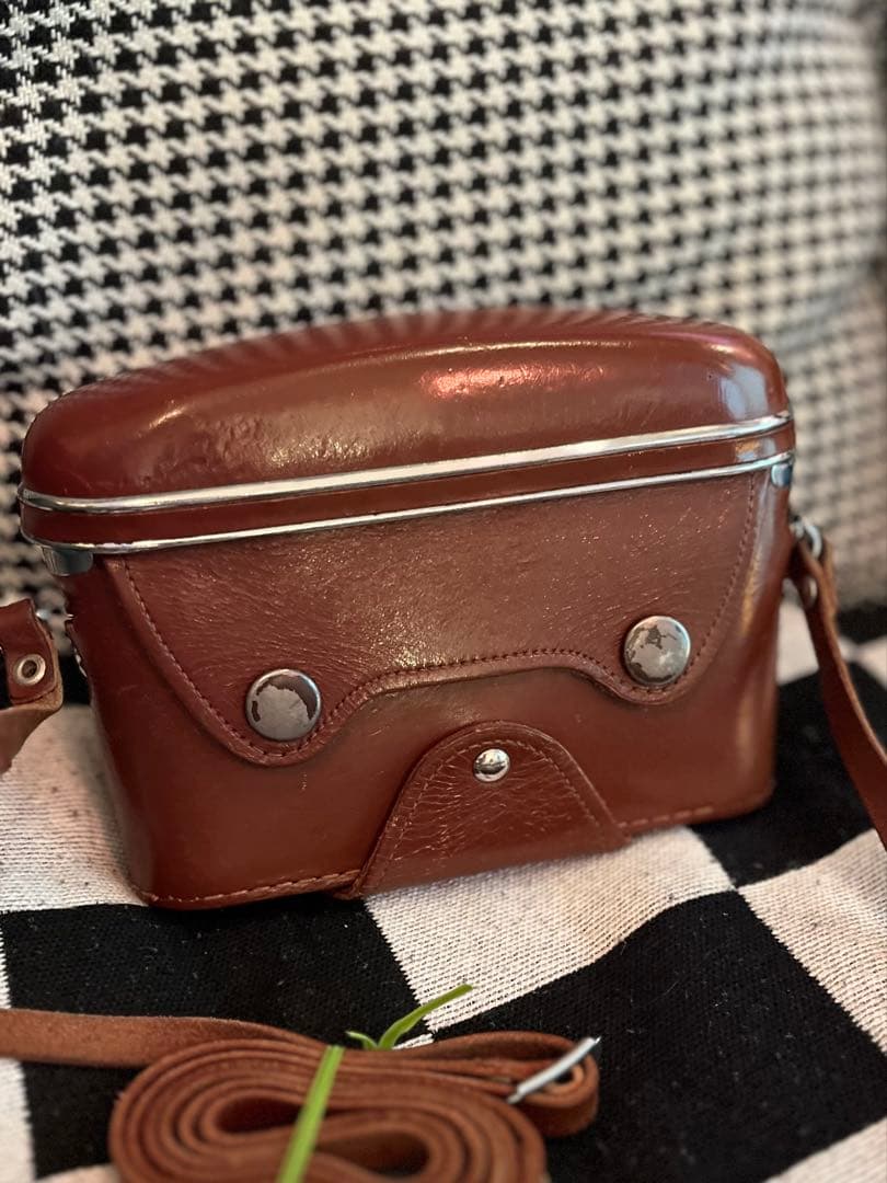 Kiev 4 フィルムカメラ ＋レンズ＋フード革ケースひ付き