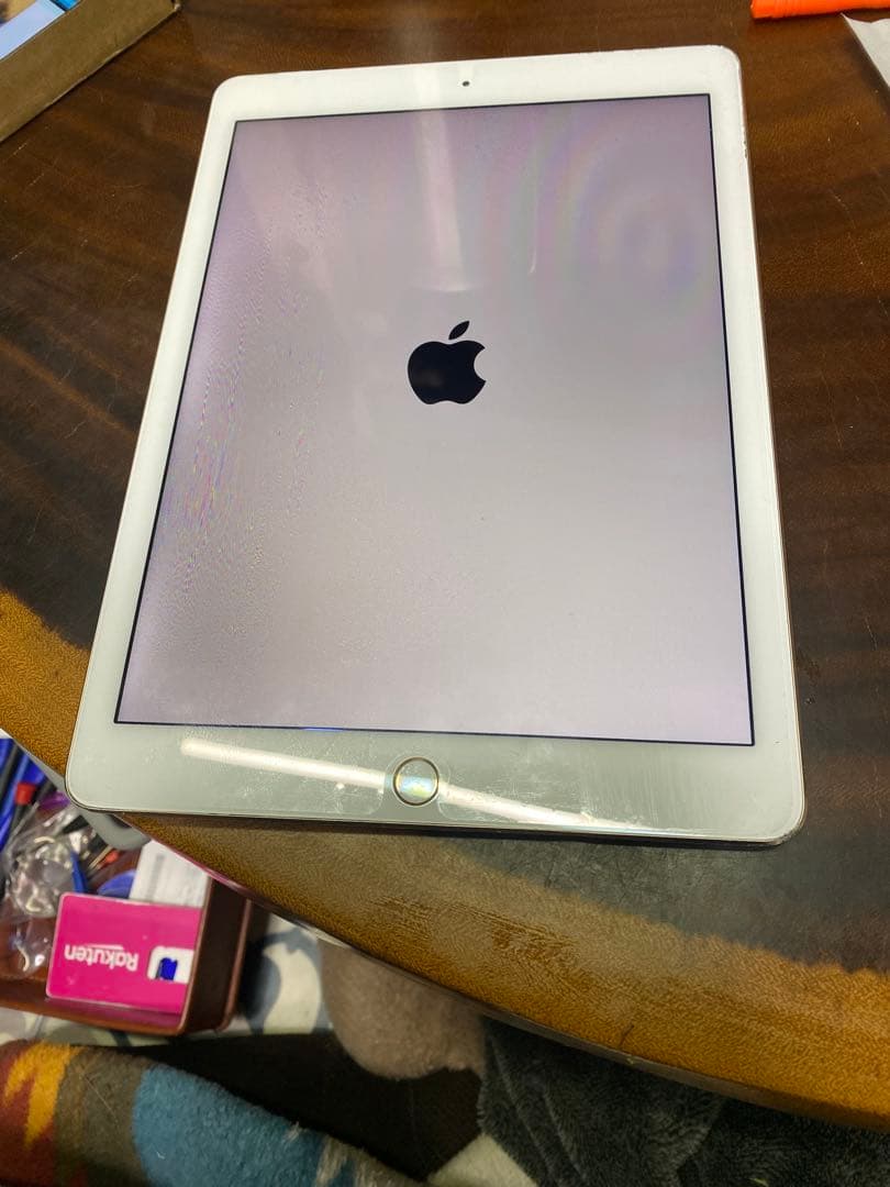 Apple iPad AIR2 32GB ドコモセルラー　バッテリー新品交換済