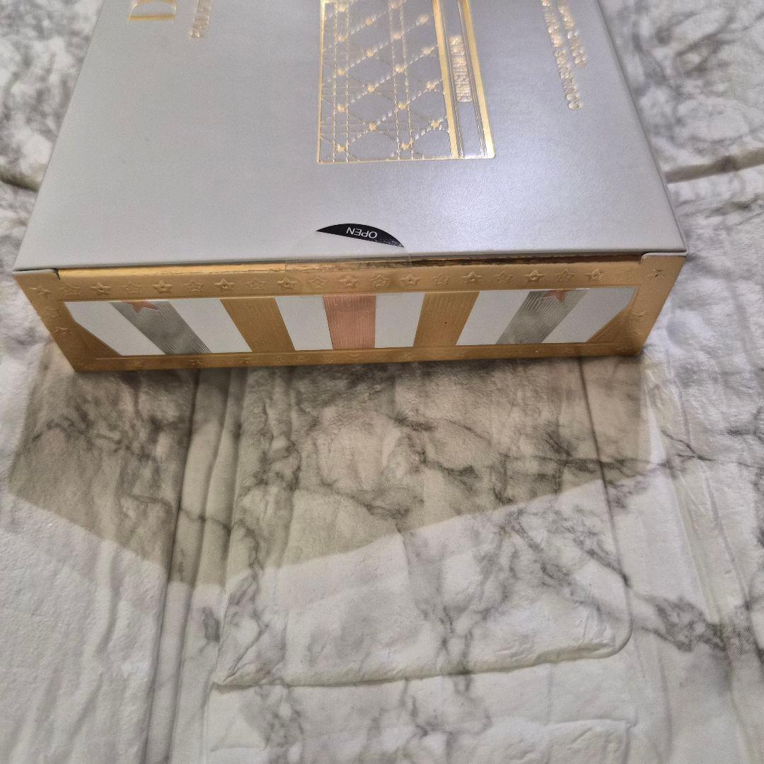 ☆新品未使用☆Dior クリスマスコフレ 2025 アイシャドウパレット