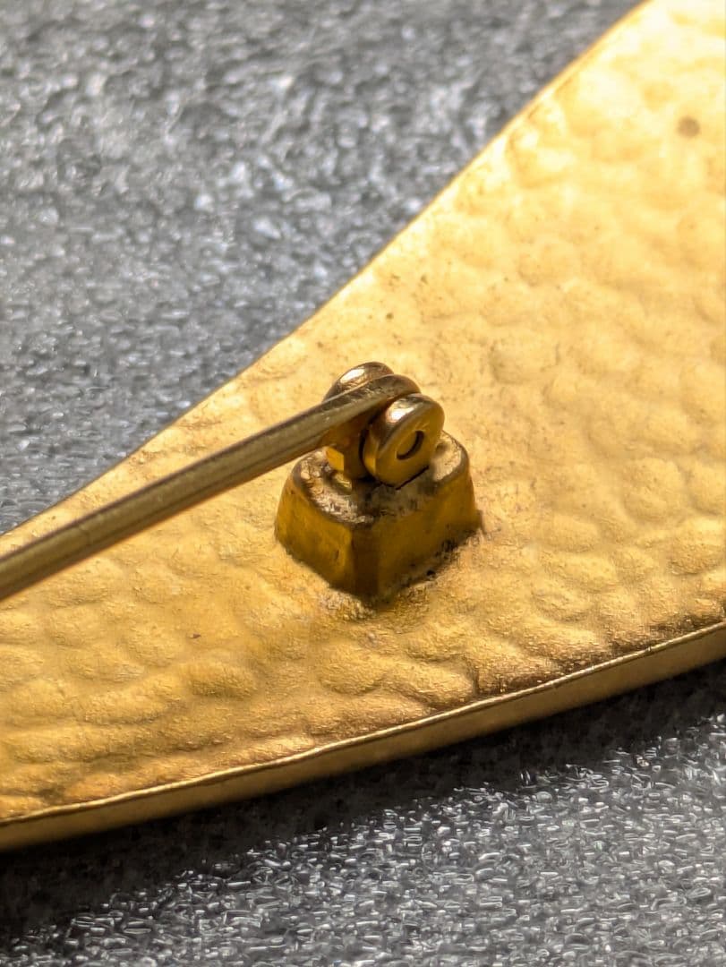 KARL LAGERFELD カールラガーフェルド ブローチ B174