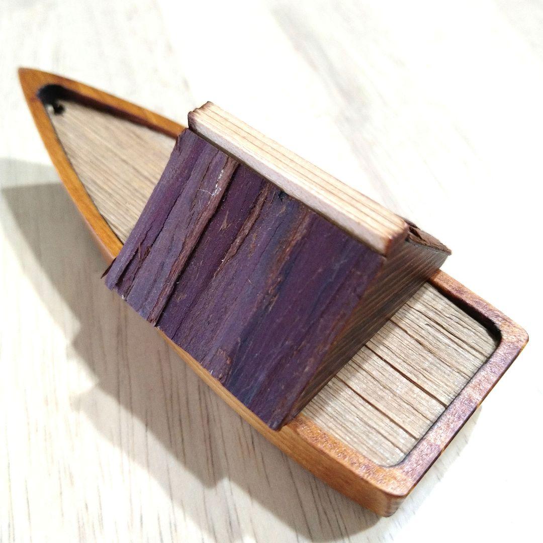 東山水上行 舟香合