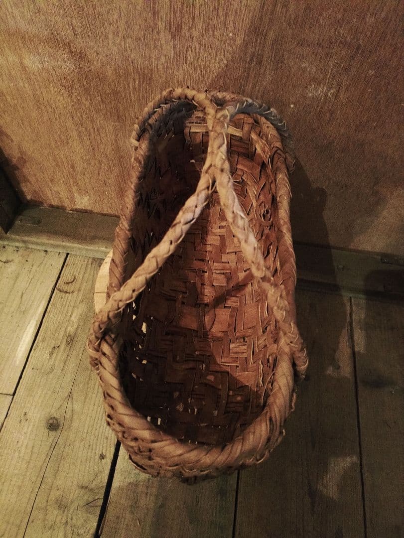 信州安曇野の山葡萄かごバック。里山手仕事。