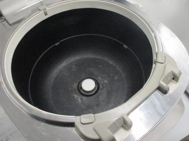 送料無料　パナソニック 圧力IHジャー炊飯器 SR-MPW182 2022年製