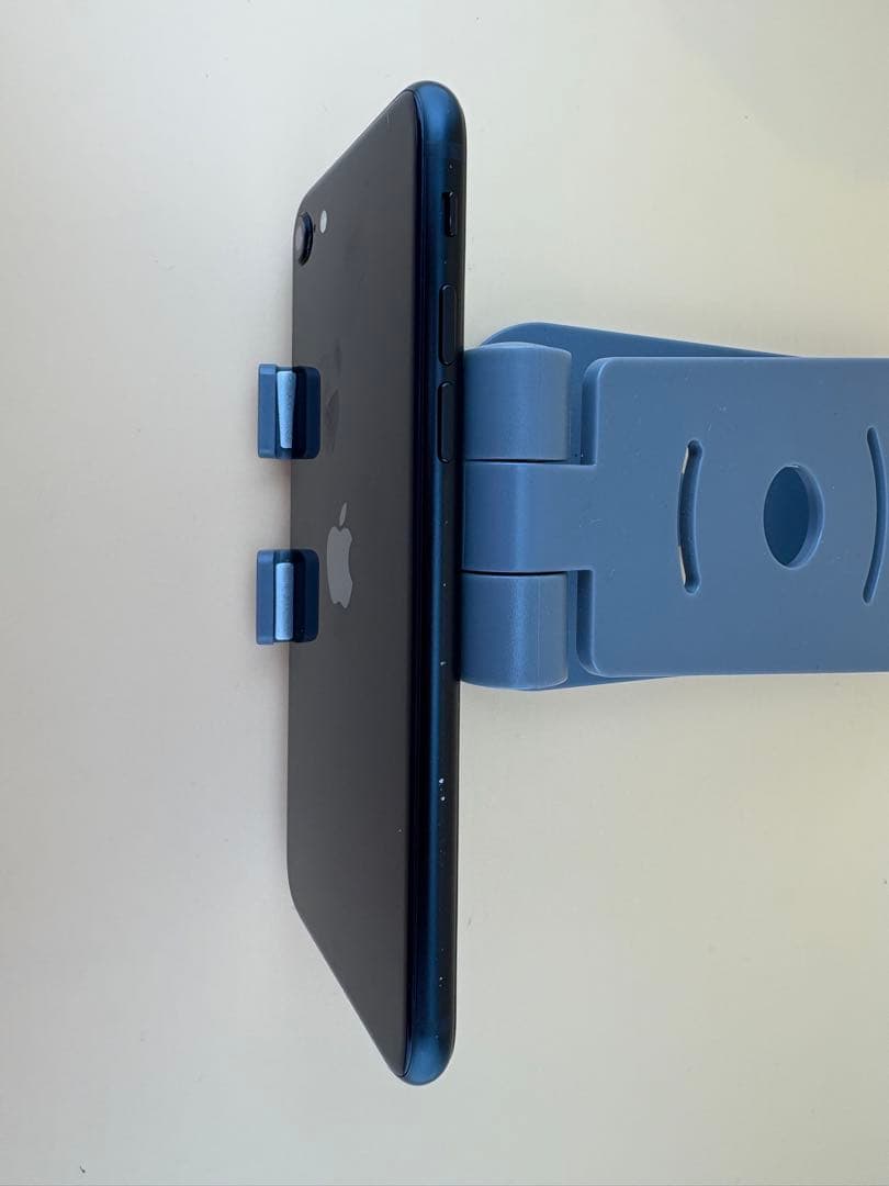 iphone SE 代3世代　64GB ミッドナイト　バッテリー87%