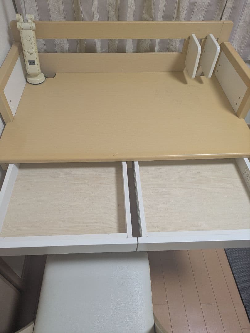 【木ノ子ママ】NITORIベージュ木製学習机デスク 白　木目調ホワイト