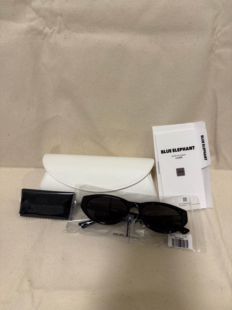 BLUE ELEPHANT サングラス　2つ　セット