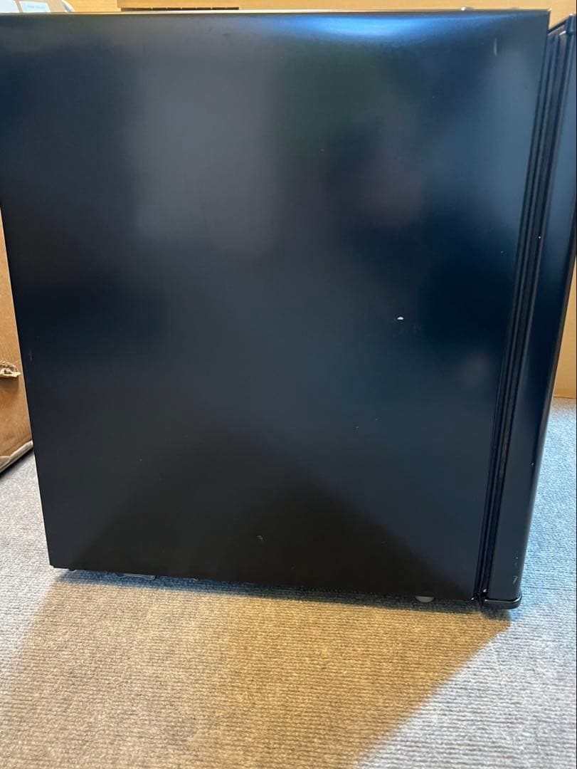 ノンフロン冷蔵庫comfee' コムフィー　ブラック　動作確認済み　2024年製