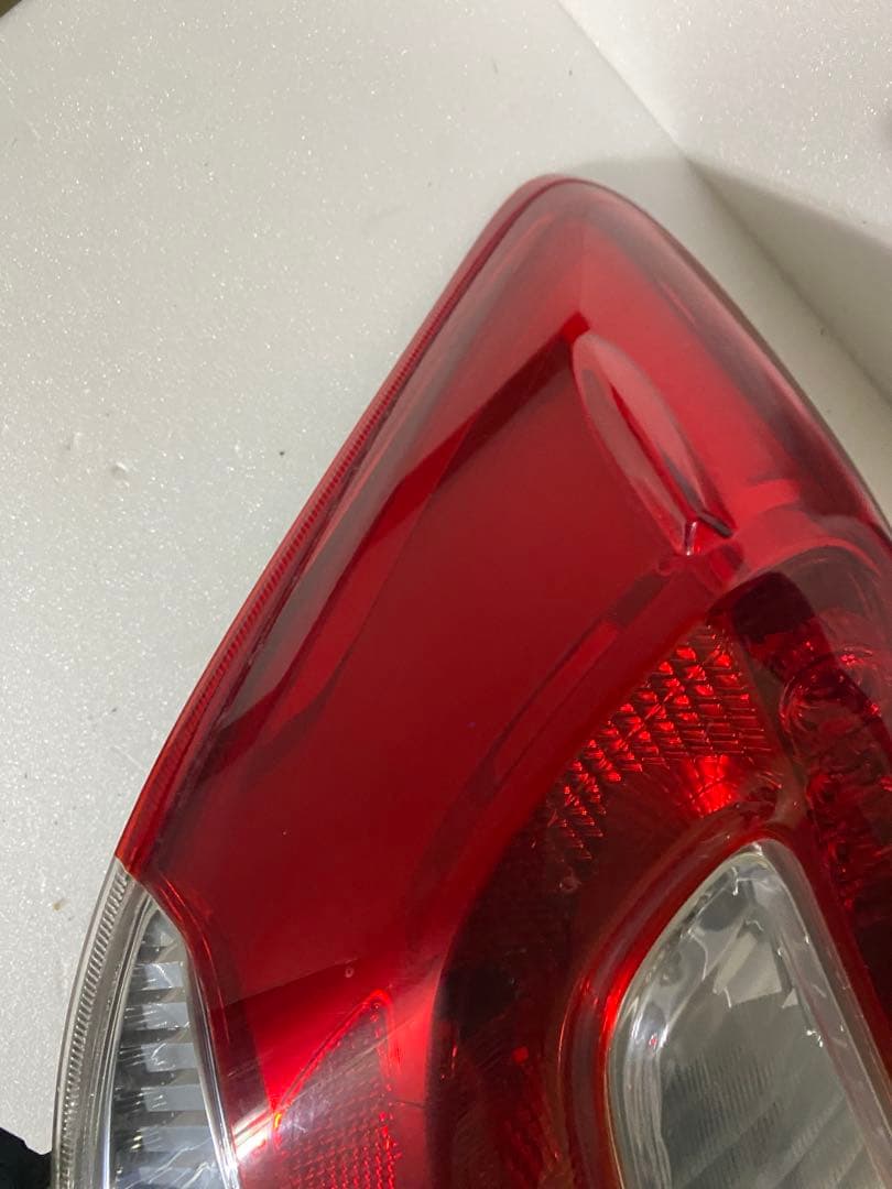 ヴィッツ NSP130 後期 純正テールライト 左右セット
