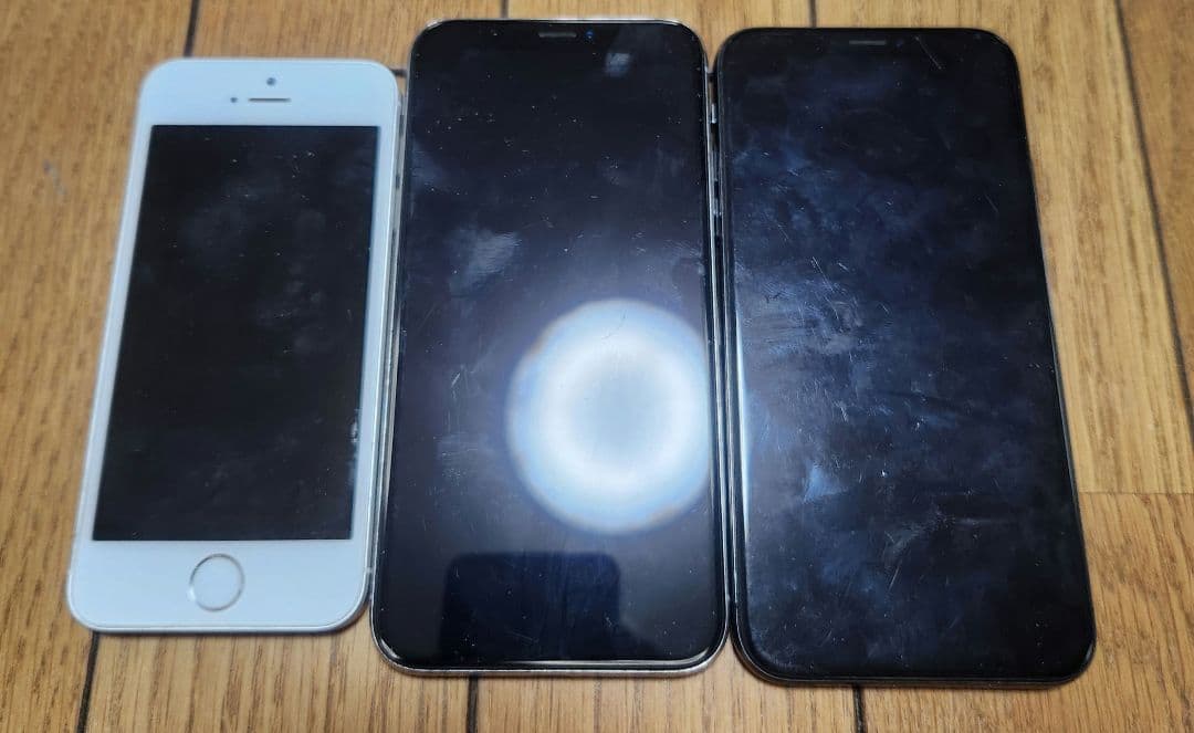 Iphone SE1台とiphone X 2台