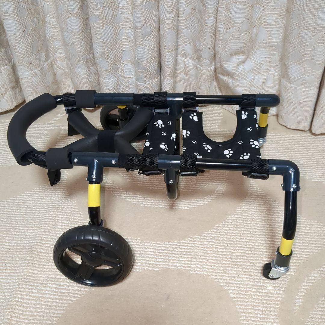 ワンちゃん4輪　リハビリ　食事補助　犬用車椅子　シニア体制維持　犬の歩行器