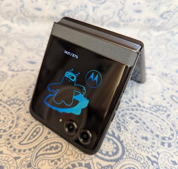 美品！Motorola razr 50 ☆おまけ付き☆