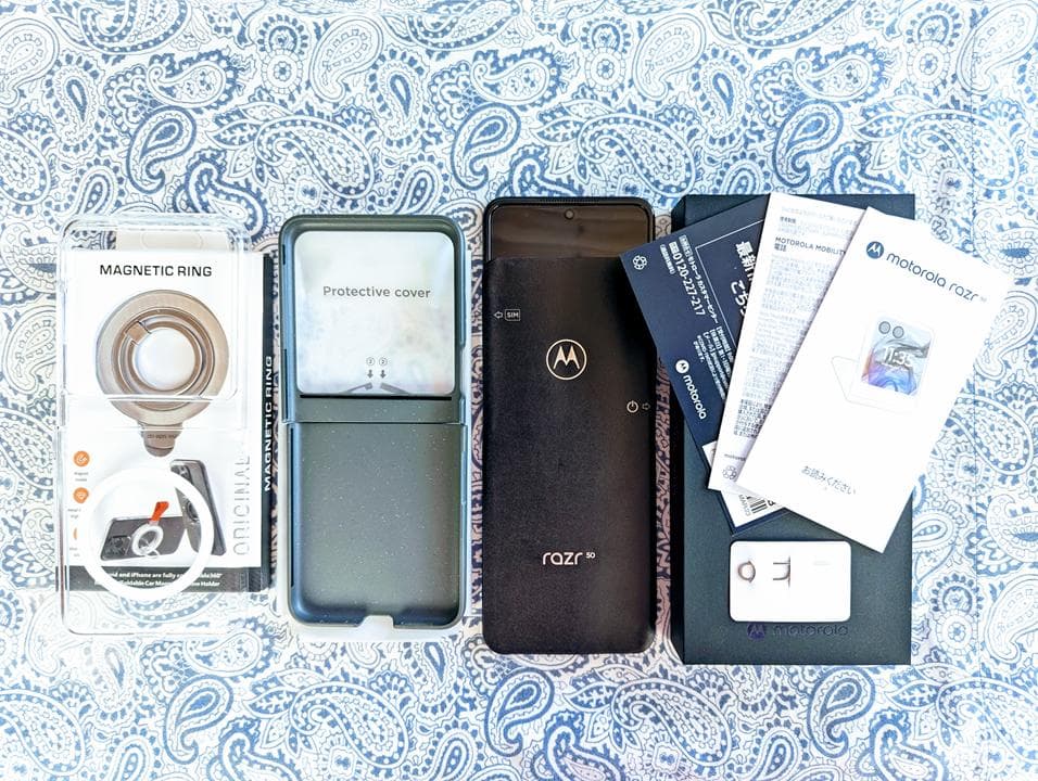 美品！Motorola razr 50 ☆おまけ付き☆