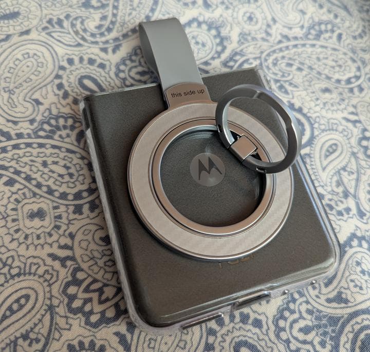美品！Motorola razr 50 ☆おまけ付き☆