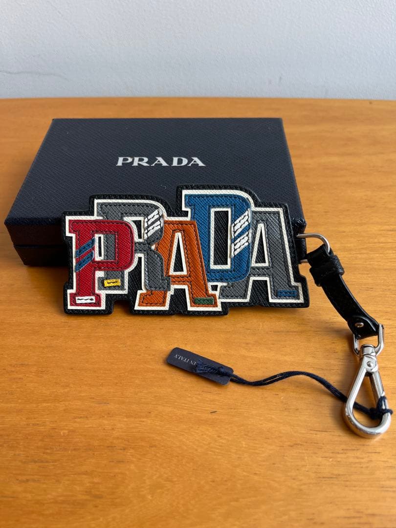 PRADA プラダ キーホルダー チャーム キーリング