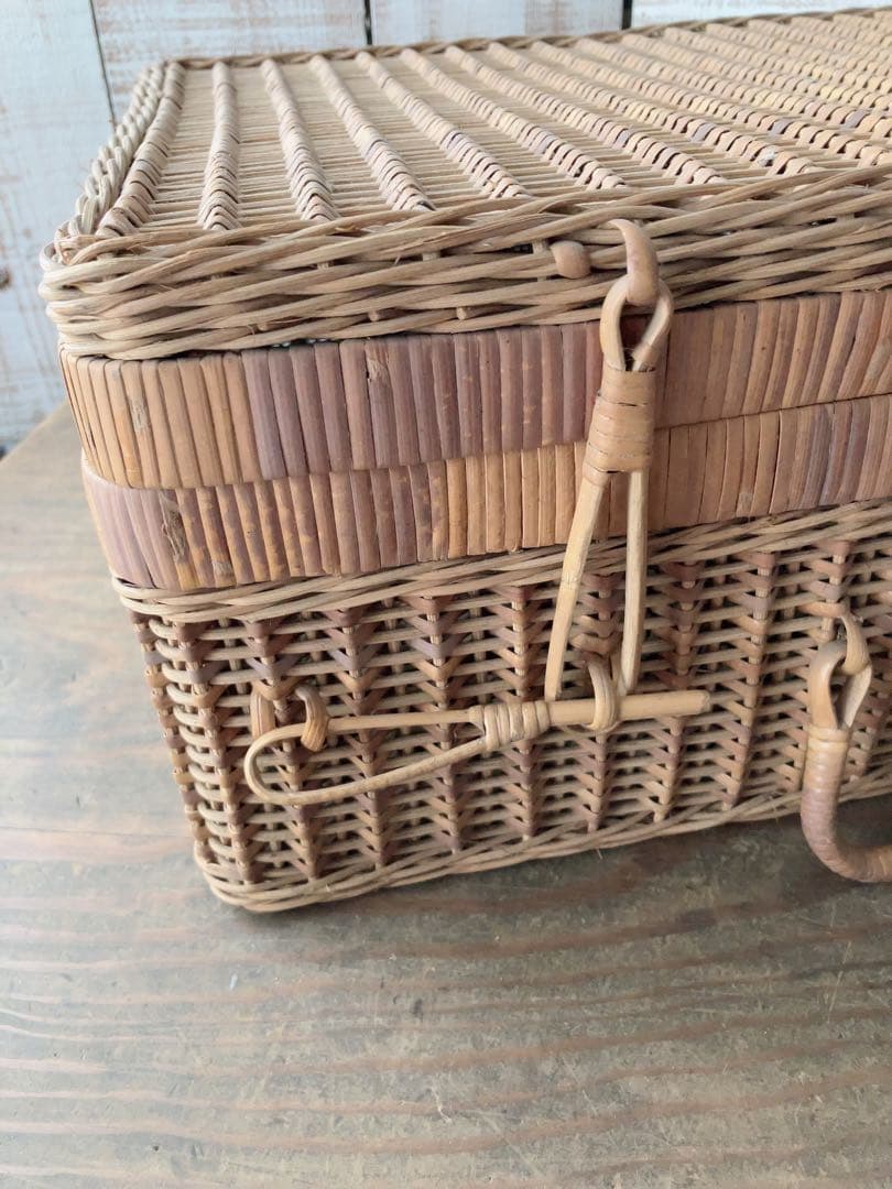 ヴィンテージ　籐製品　ナチュラル　大きな　　バスケット　ピクニックバスケット