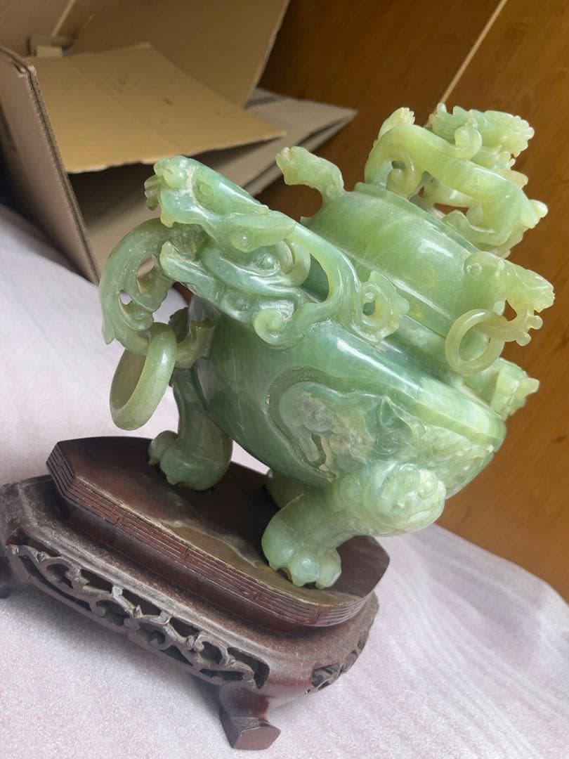 翡翠製の香炉