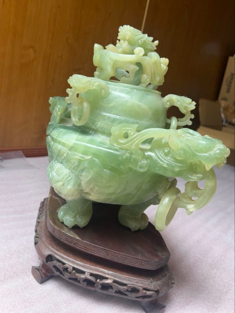 翡翠製の香炉