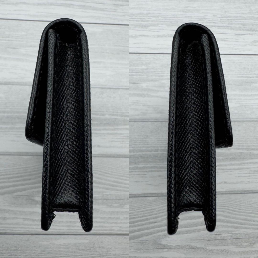 【極美品】PRADA　名刺入れ　サフィアーノレザー　ブラック