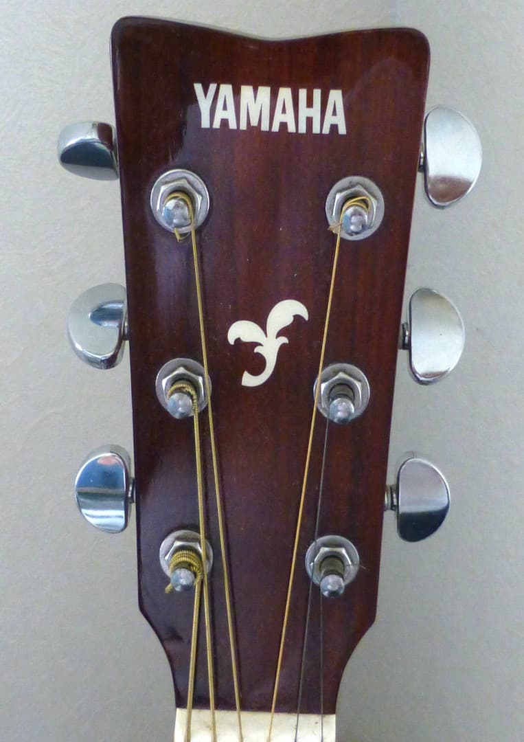 YAMAHA FS820　ヤマハ　アコースティックギター　ソフトケース付