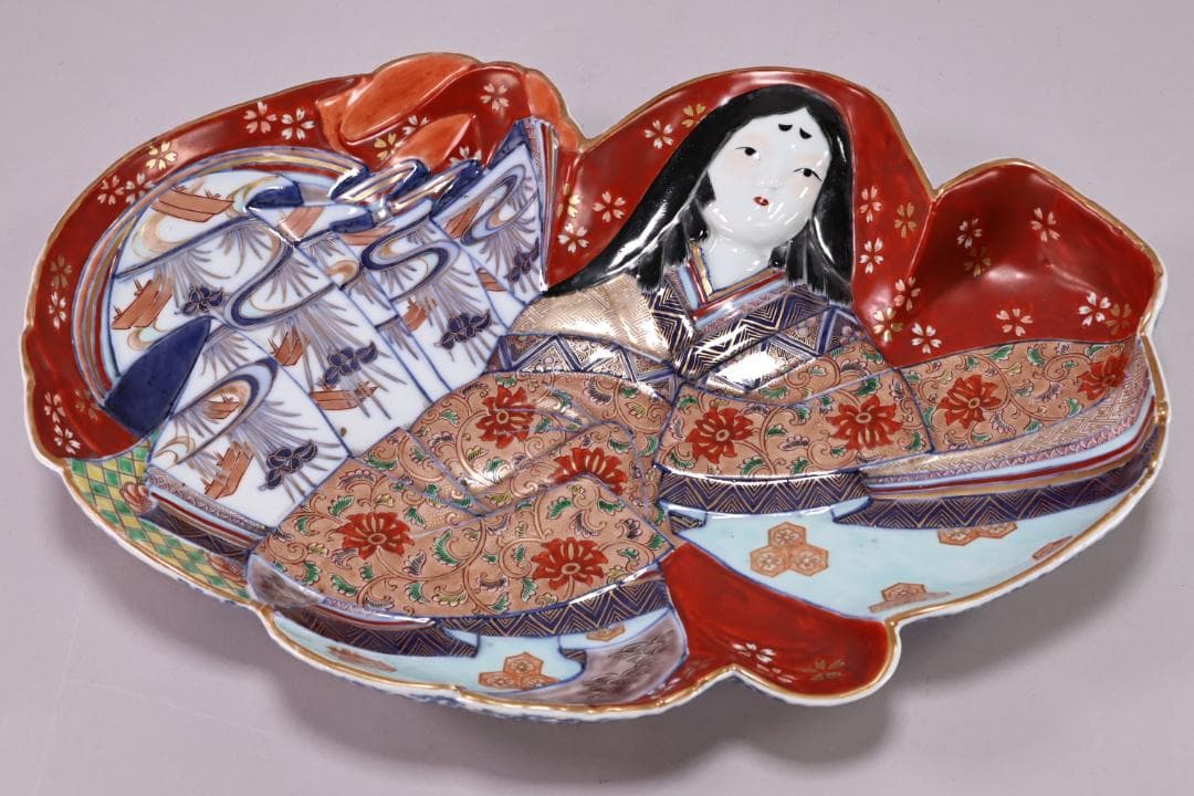 江戸中期　古伊万里　美人形　飾皿　変形皿　色絵金彩　巾40.5㎝ BJ201