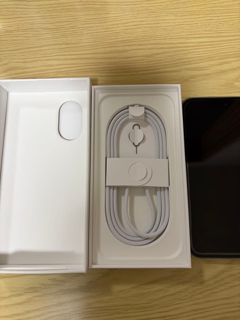 【美品】iPhone16 256GB ティール