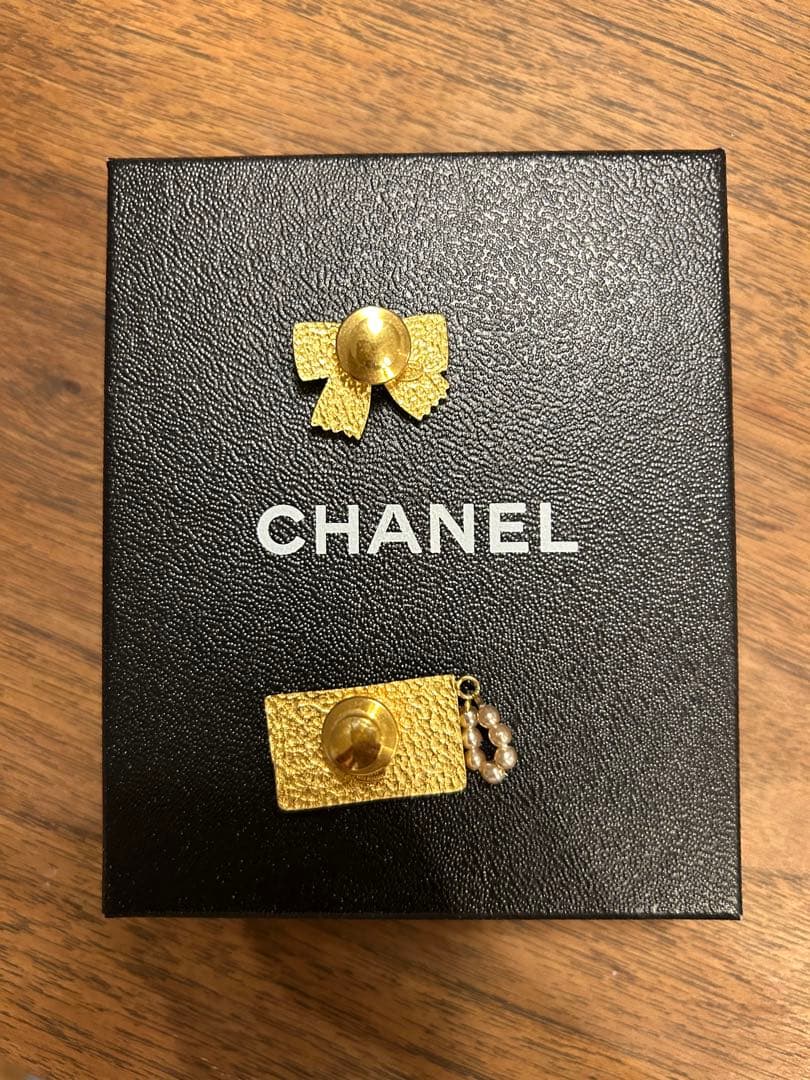 CHANELピンブローチ2つセット