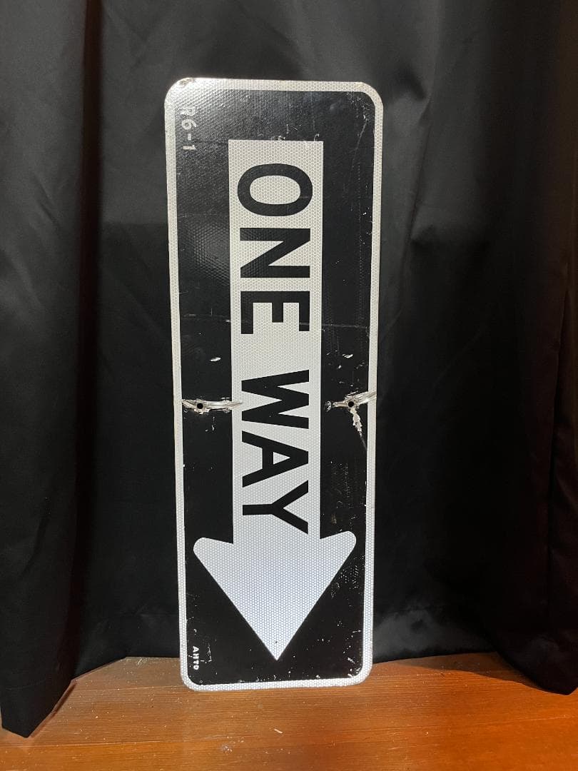 USAヴィンテージ　ワンウェイ　ロードサイン　看板　ブリキ　アメリカン雑貨