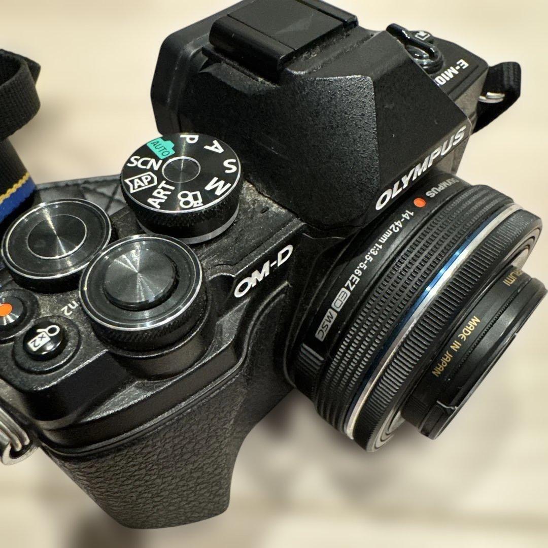 ♡OLYMPUS E-M10 MarkIII♡デジタルカメラ