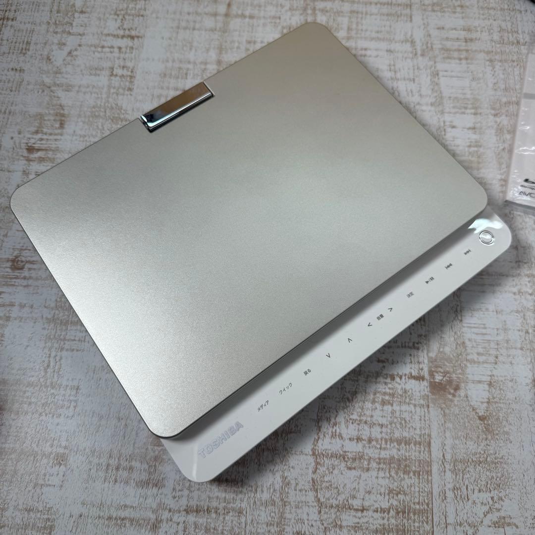 美品TOSHIBAポータブルBlu-ray DVDプレーヤー　SD-BP900S