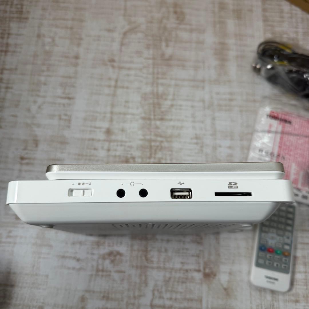 美品TOSHIBAポータブルBlu-ray DVDプレーヤー　SD-BP900S