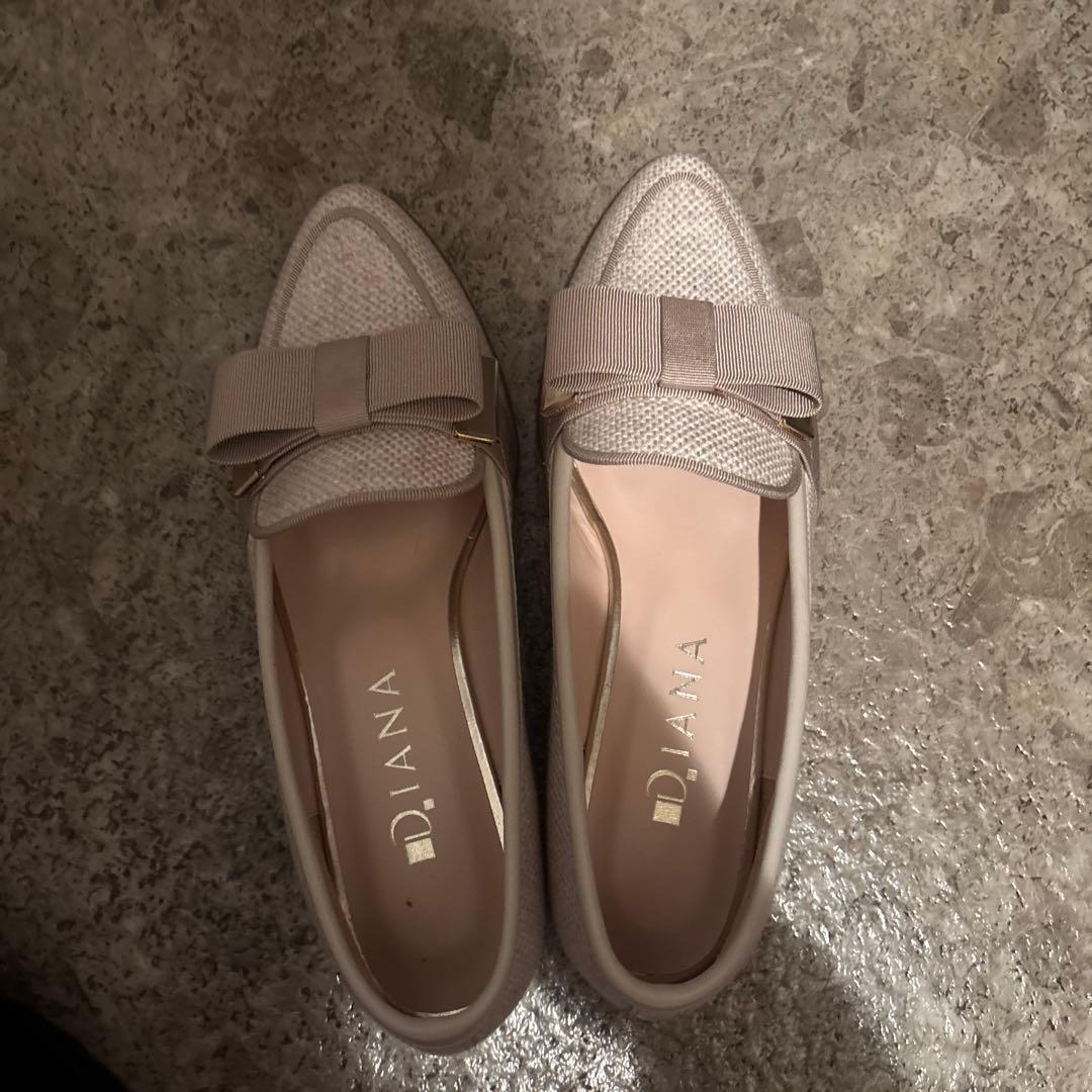 DIANA リボン付きローファー オフホワイト　べージュ