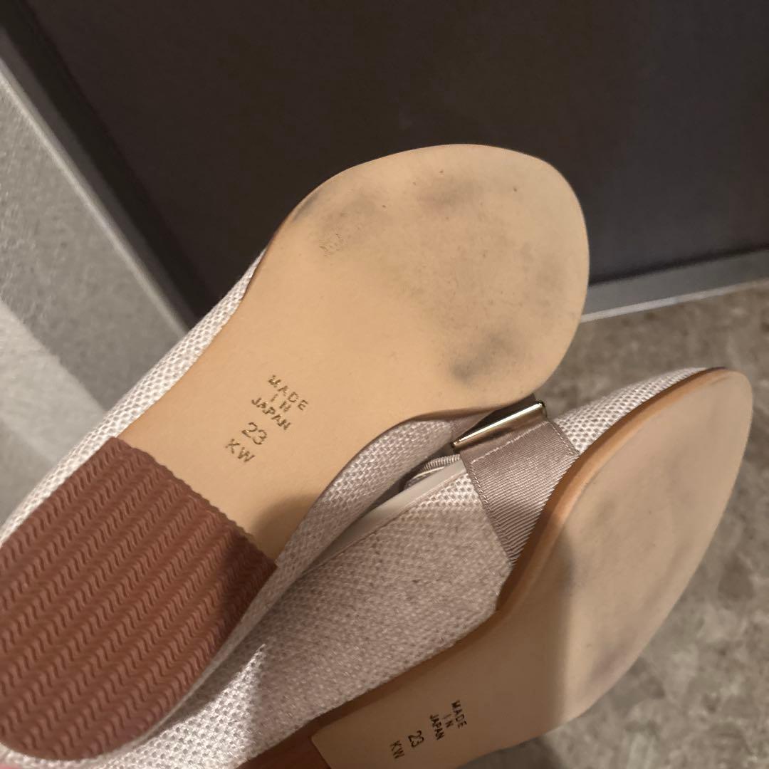 DIANA リボン付きローファー オフホワイト　べージュ