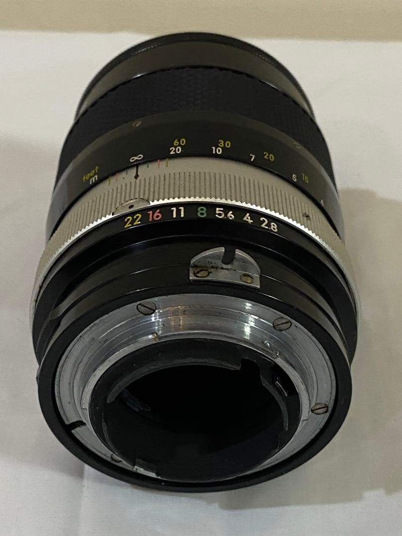 Nikomat一眼レフカメラ、Nikkor 135mm f/2.8レンズ